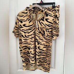 SKIMS Bronzed Tiger Print Pajama Set NWT size small SOLD OUT AND RARE!!